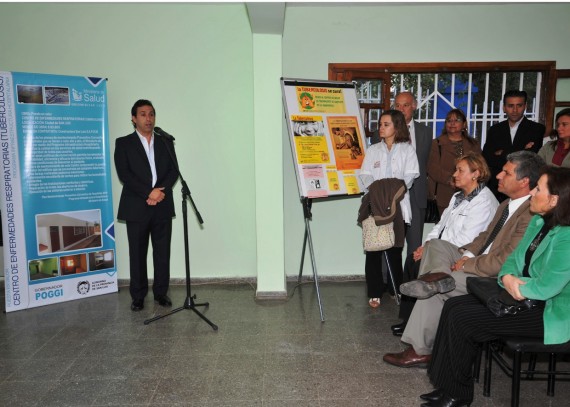 El gobernador de la Provincia, CPN. Claudio Poggi, junto a la ministra de Salud,  Teresa Nigra, participaron de la presentación de las obras de refacción realizadas en el Centro de Enfermedades Respiratorias