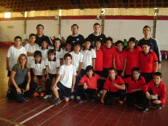 Alumnos del Instituto San Marcos y la Escuela Normal Juan Pascual Pringles.