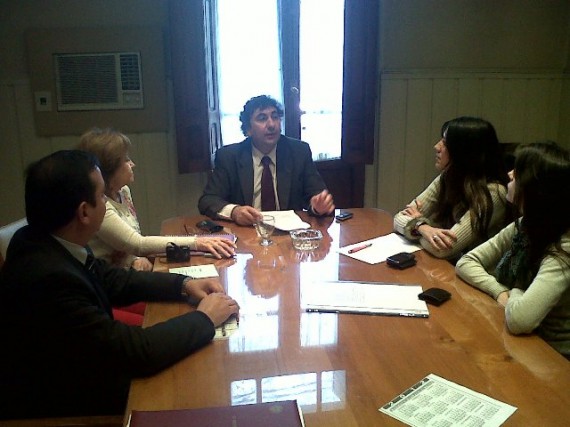 La reunión se desarrolló en la sede del Colegio de Escribanos. 