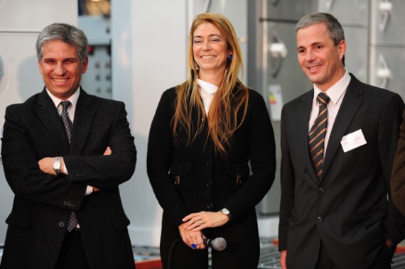 El Gobernador, junto a la ministra de Industria de la Nacion, Debora Giorgi y el gerente de Mabe San Luis, Daniel Lasagno.