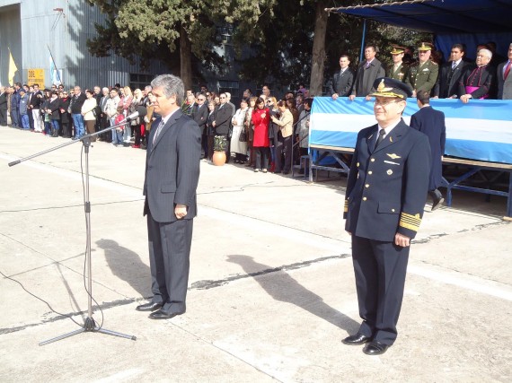 El gobernador Claudio Poggi, participò de  los festejos de la V Brigada Aérea