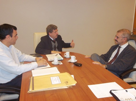 El ministro Walter Padula recibió al subgerente de la Asociación de Cooperativas Argentinas, Julián Echazarreta.