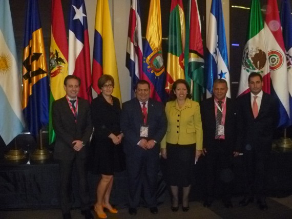 Representantes de diferentes organizaciones americanas presentes en Panamá. 