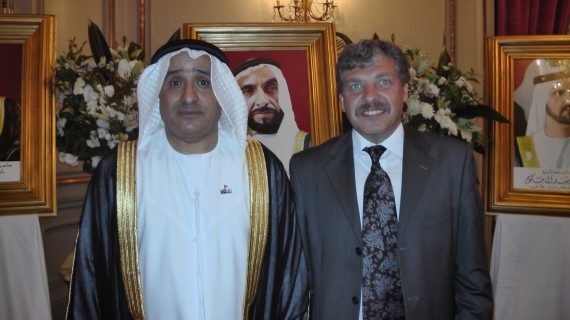 El ministro Walter Padula junto al embajador en la Argentina de los Emiratos Árabes Unidos, Mohammed Eissa Alqattam Alzaabi.