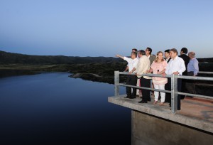El gobernador inauguró la presa Boca de Río.