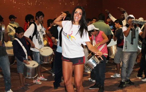 Los  integrantes de la Escola de Samba Sierras del Carnaval ensayan para lucirse el 8 y 9 de marzo en el sambódromo de Potrero de los Funes.