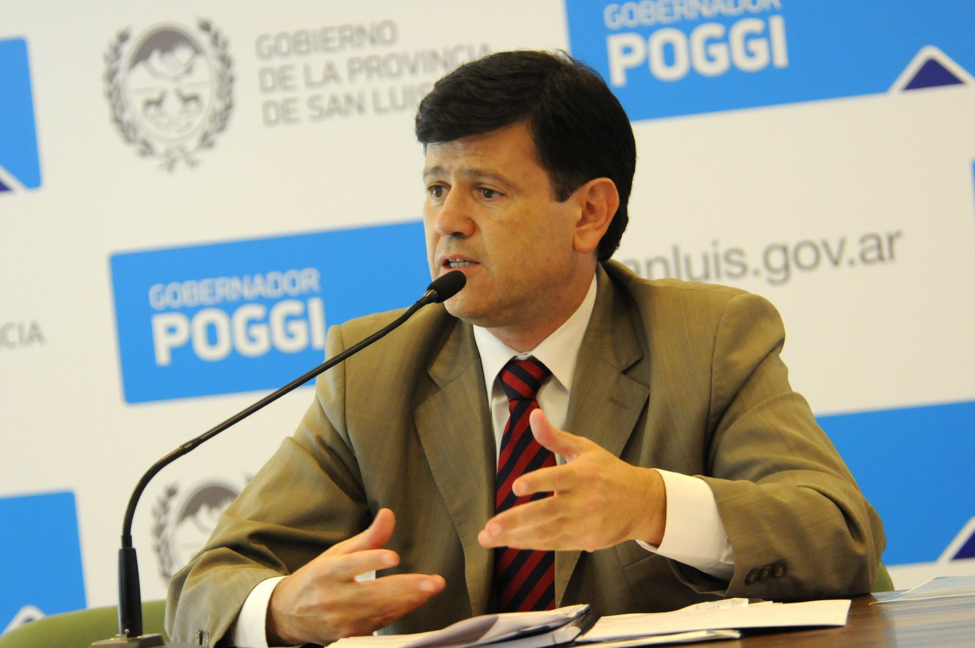 Ministro de Relaciones Institucionales y Seguridad, Eduardo Mones Ruiz.