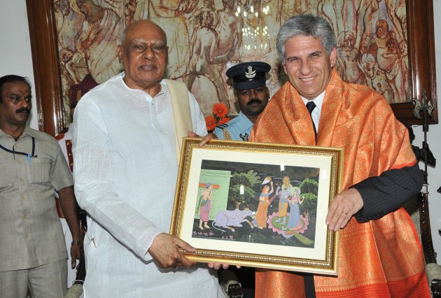 el gobernador Poggi se reunió con el gobernador de Tamal Nadu
