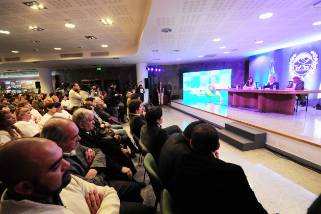 La presentación se realizó en el Salón Blanco de Terrazas del Portezuelo.