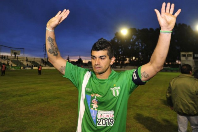 Omar Gallardo, el capitán del equipo ya arregló su continuidad en el Verde