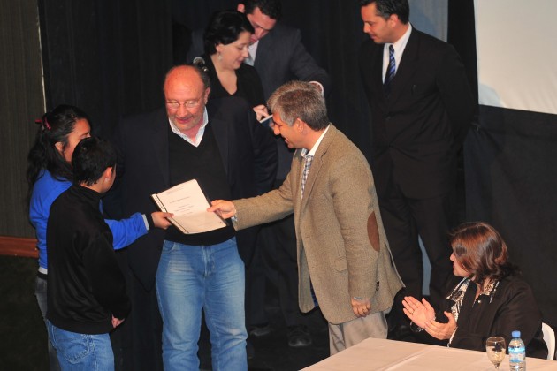 El Gobernador CPN Claudio  Poggi entregó subsidios a siete Escuelas Técnicas de San Luis.