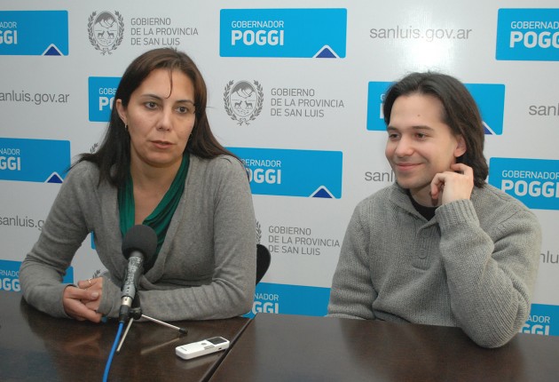 La ministra Celeste Sosa, junto a Horacio Lavandera