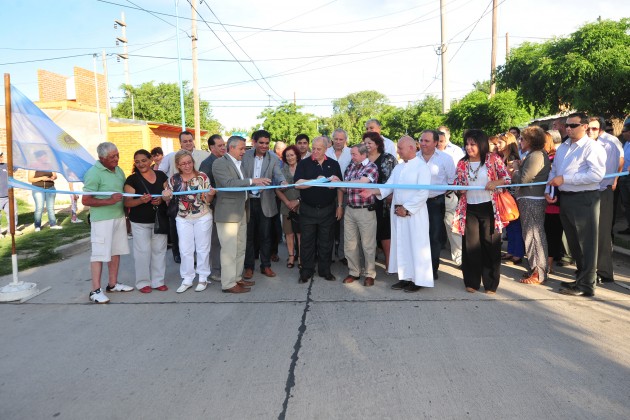 Fueron 12 cuadras inauguradas en el barrio San Antonio