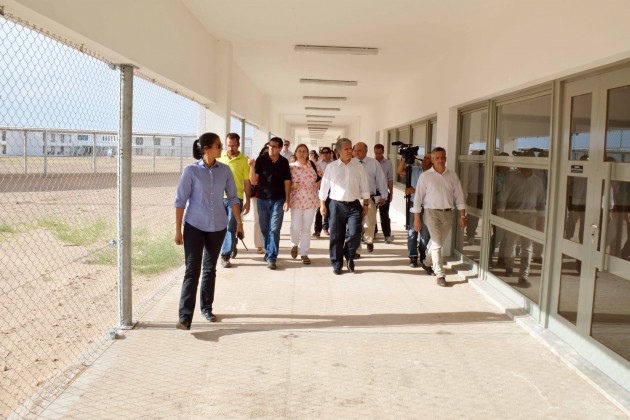 El gobernador visitó el Complejo Pampa de las Salinas. El avance de la obra es del 98%