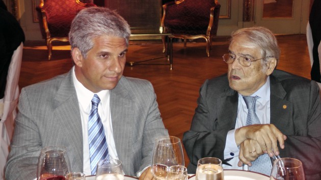 El gobernador, Claudio Poggi, compartió una cena con industriales en la Ciudad Autónoma de Buenos Aires 