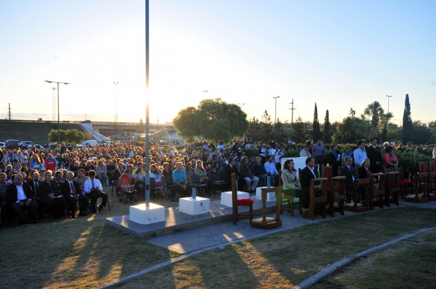 La ceremonia se llevó a cabo en la plaza Virgen Desatanudos
