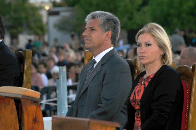 El gobernador Claudio Poggi junto a su señora esposa, Sandra Correa