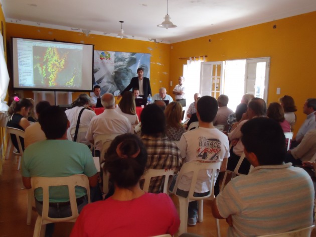 La primera serie de reuniones se centró en Villa de la Quebrada, Luján y Potrero de los Funes