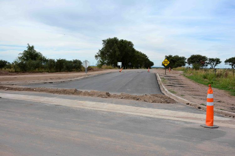 La obra de pavimentación entre Villa Mercedes y Liborio Luna ya cuenta con más del 50% de progreso.