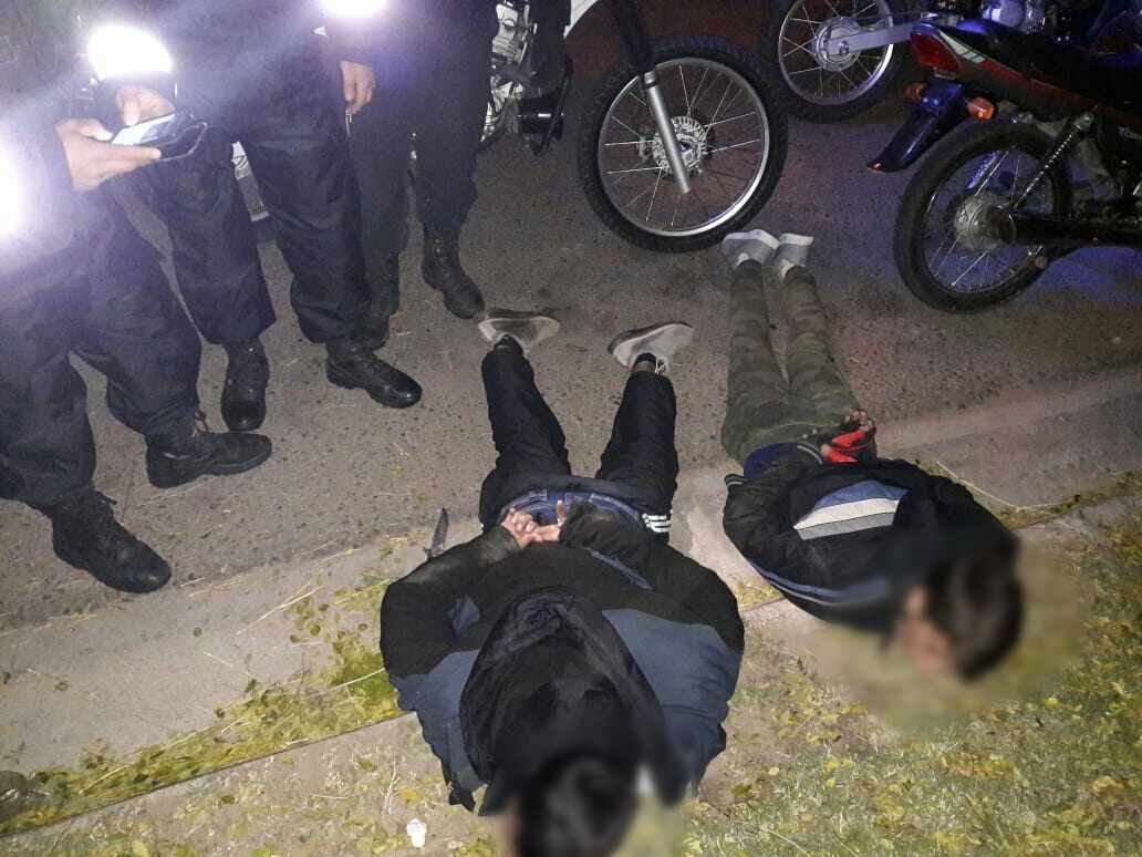 Dos “motochorros” fueron detenidos luego de asaltar a un adolescente.