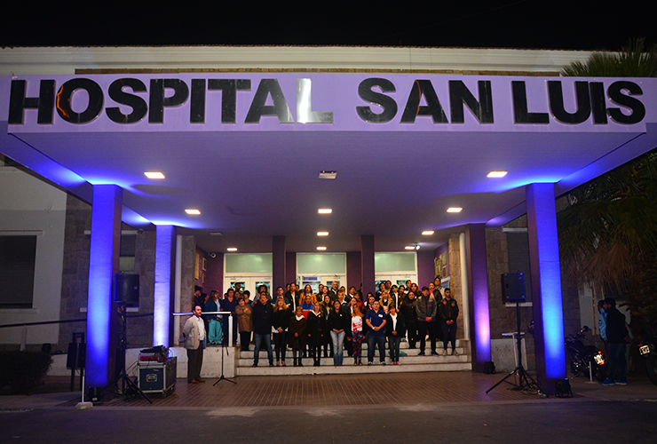 Personal del Hospital San Luis le rindió un singular y emotivo homenaje a la Patria en víspera de un nuevo 25 de Mayo.