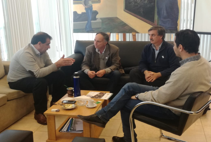 Freixes y representantes de AAPRESID, durante la reunión.