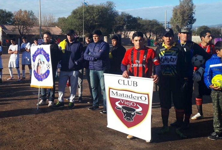 El Programa Deporte participó de la apertura de un torneo regional de fútbol en Quines.