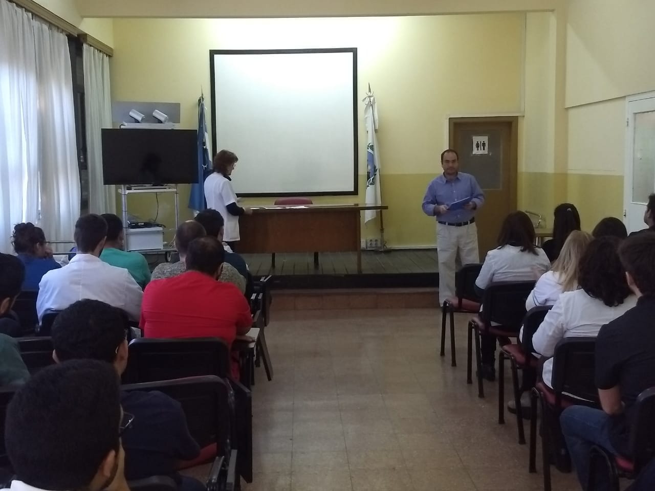 El director del Hospital San Luis, Leonel Anello presentó a los nuevos profesionales.