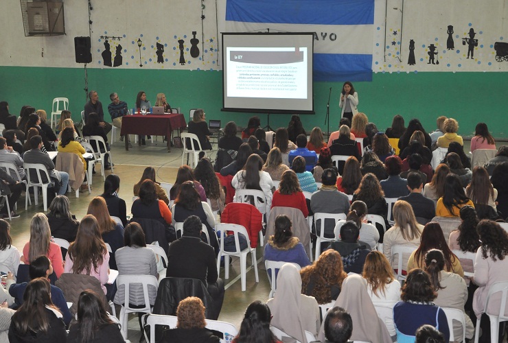 Más de 400 docentes participaron del inicio de las Jornadas de Fortalecimiento Institucional en ESI