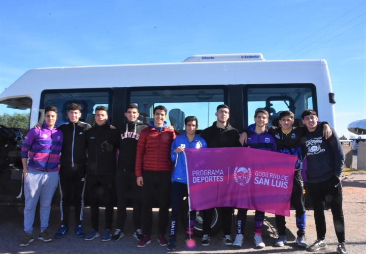 Con apoyo del Gobierno provincial, San Luis partió rumbo al Regional de Básquet U19