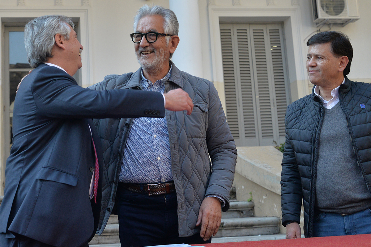 El precandidato a presidente, Aníbal Fernández; el gobernador Alberto Rodríguez Saá; y el vicegobernador electo, Eduardo Mones Ruiz,