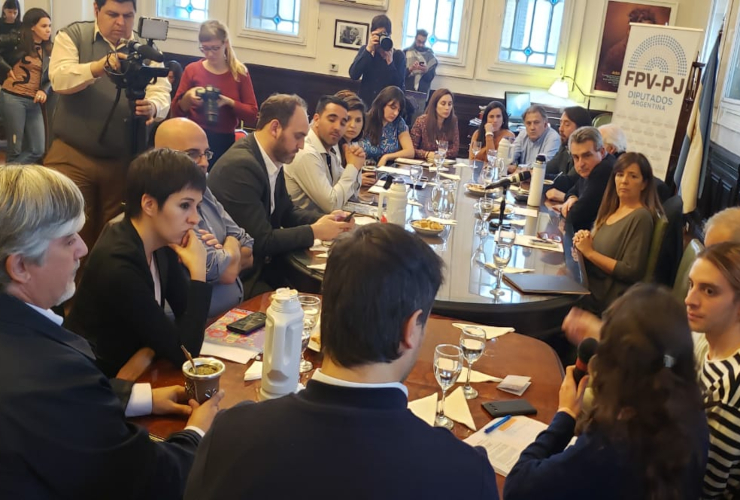 Spinuzza se reunió con diputados nacionales para frenar el ingreso de residuos al país