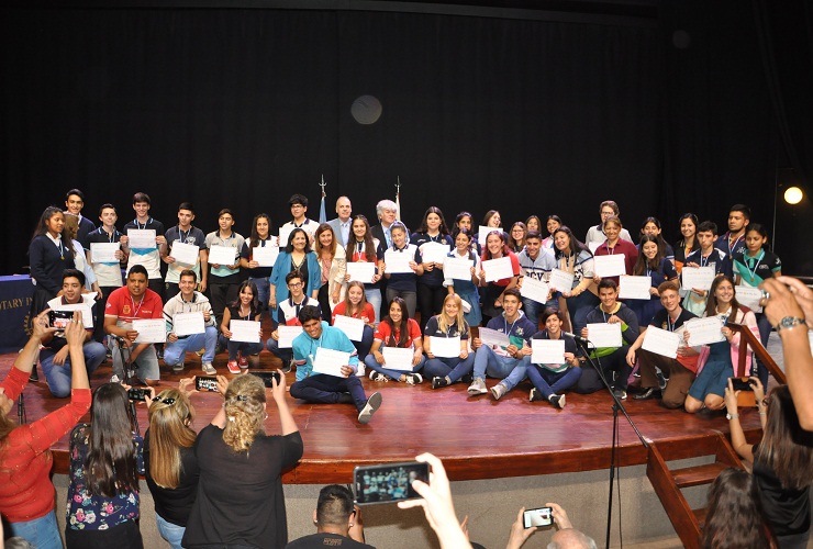 Más de 60 estudiantes recibieron la distinción de “Mejor compañero”
