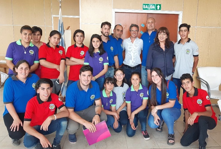 El ministro de Educación recibió a estudiantes de tres parajes del departamento San Martín