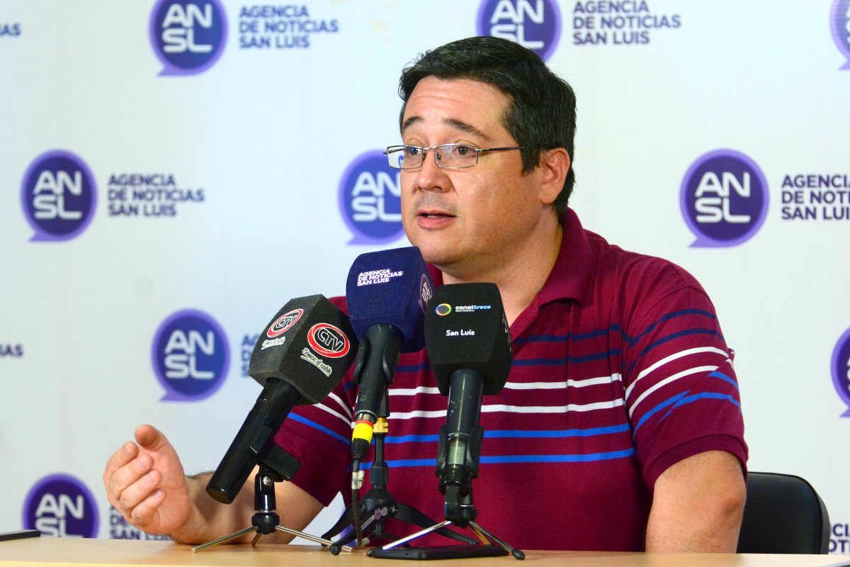 Rodrigo Verdugo: “El protocolo nacional está activo y San Luis está expectante ante la aparición de un caso”.