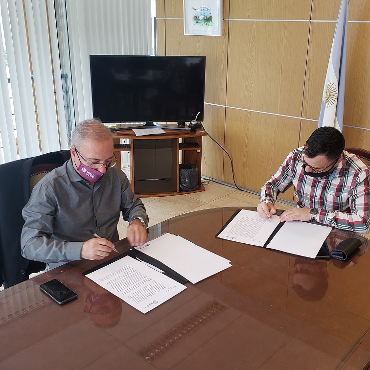 La UPrO y el Ministerio de Producción sellaron un acuerdo