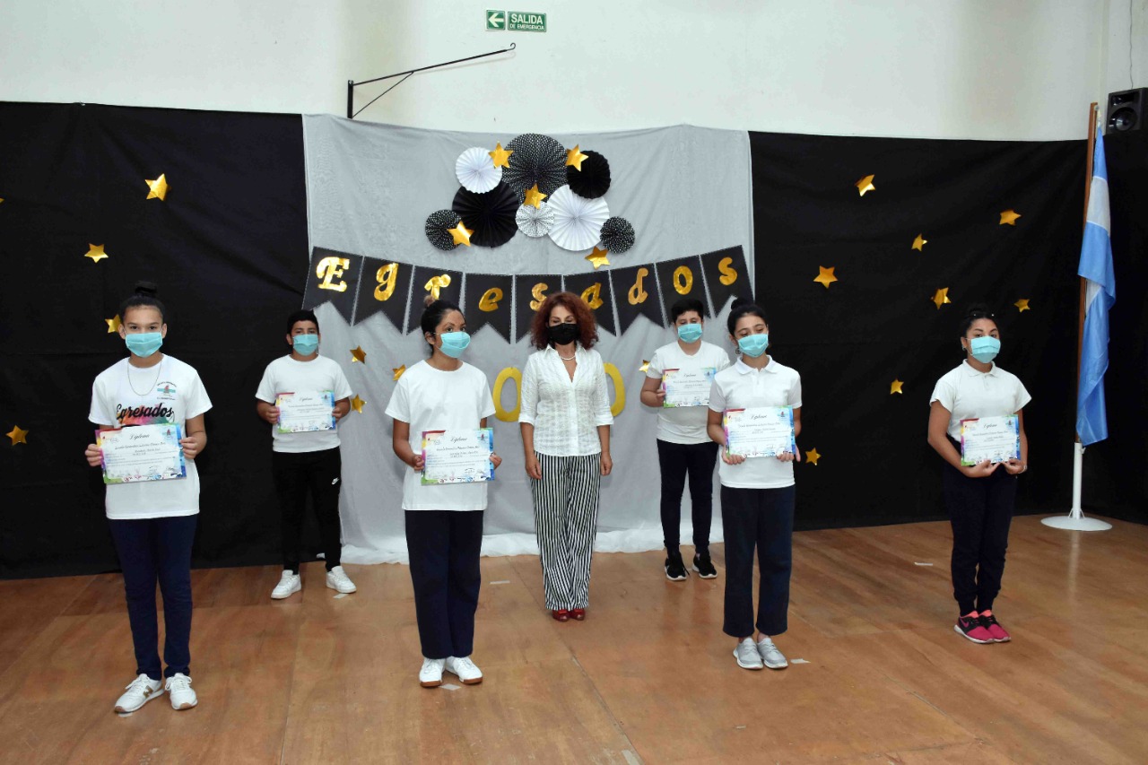 Egresaron los alumnos de la primaria de la Escuela Generativa “Estación de Danza y Arte”