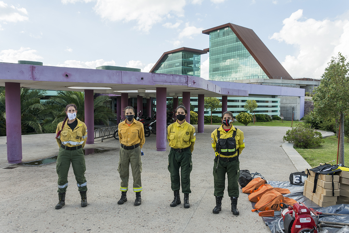 Cuatro bomberas puntanas y el orgullo de formar parte de la delegación que combatirá los incendios en El Bolsón