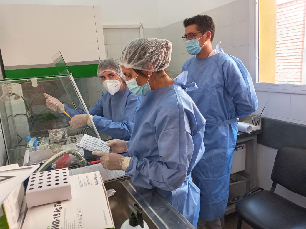 El laboratorio del hospital de San Francisco del Monte de Oro ya procesa muestras de COVID-19