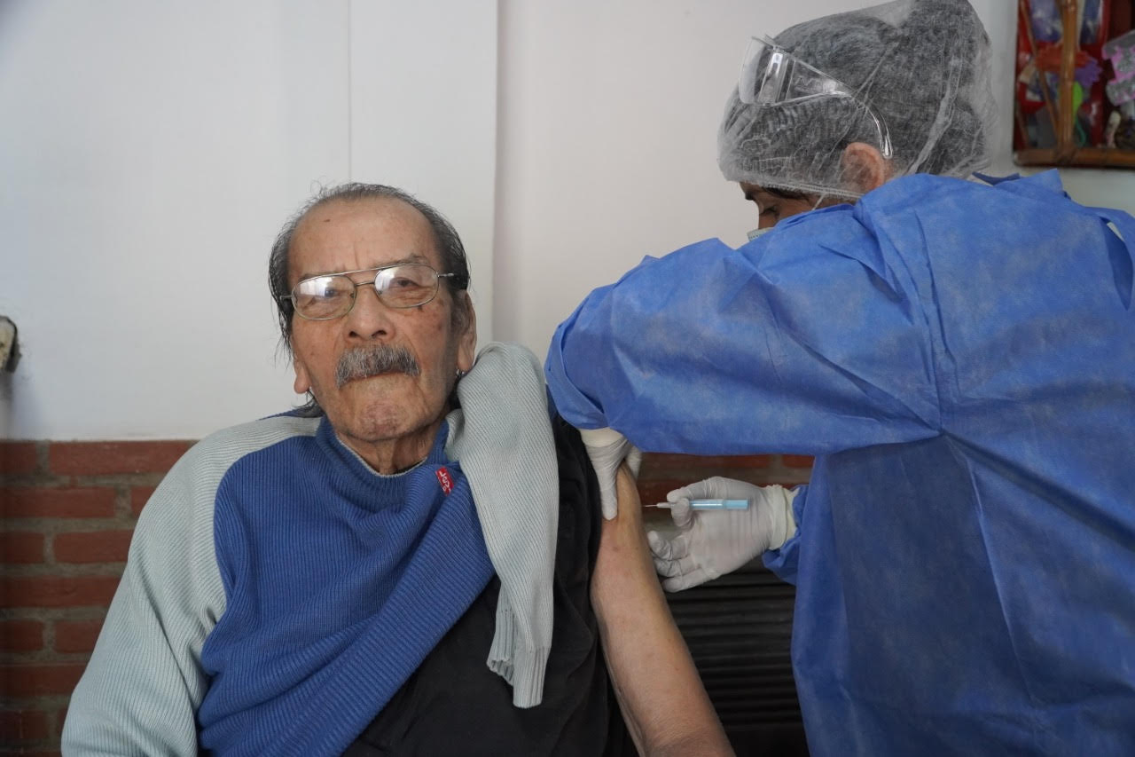 Villa de Merlo: culminó la vacunación contra el COVID-19 en hogares de ancianos y domicilios