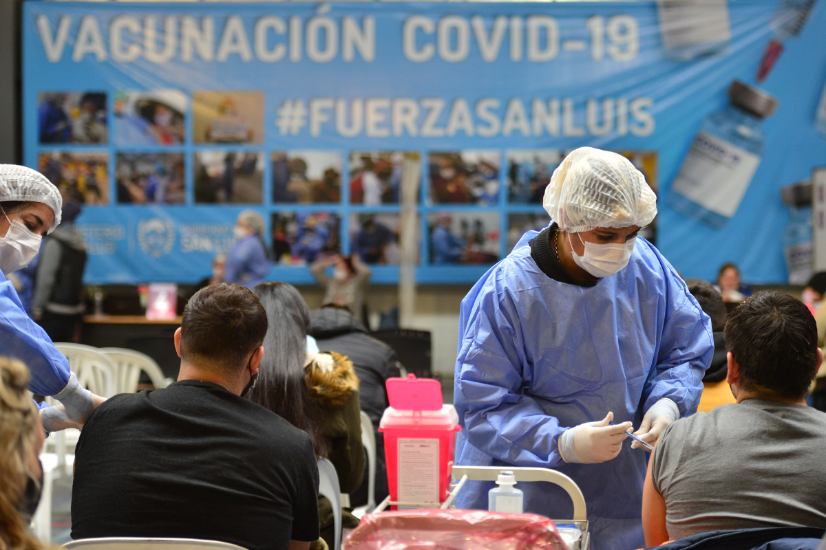 Coronavirus: convocaron a más de 7.000 personas para vacunarse este jueves