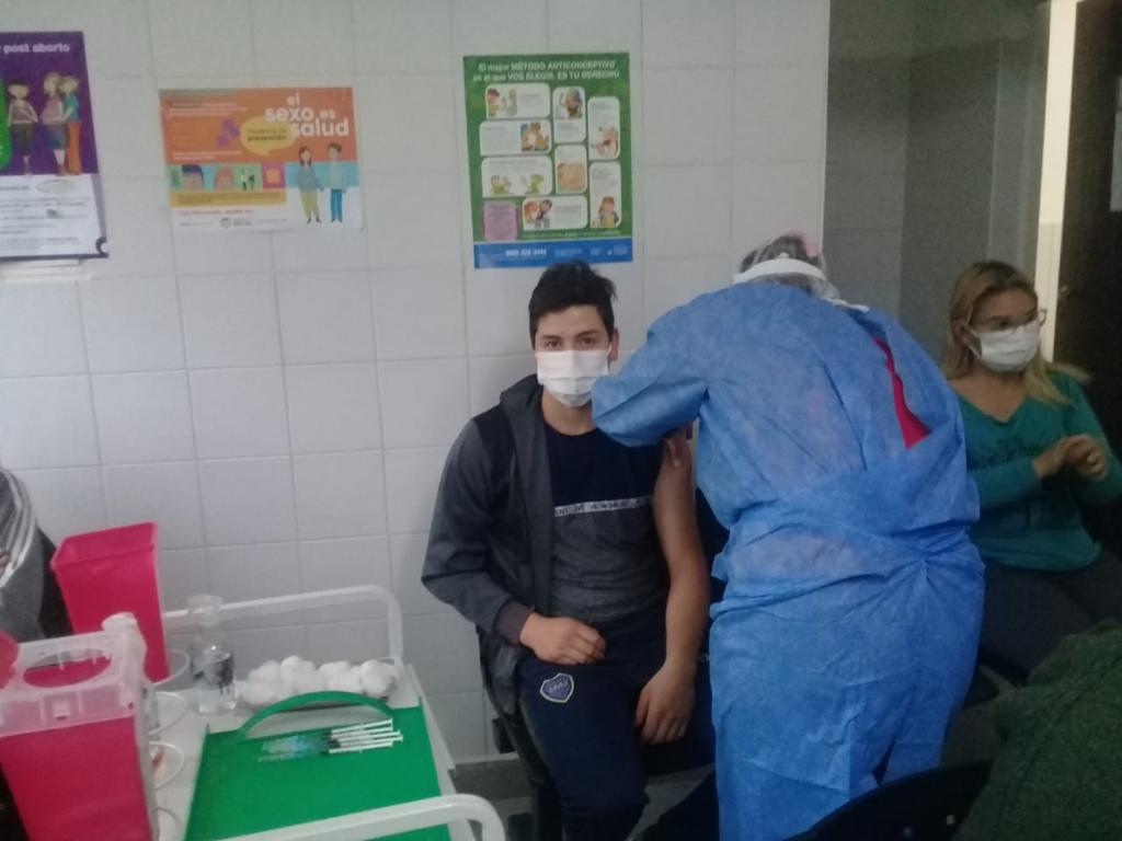 El operativo de vacunación llegó también a Fraga y Juan Llerena
