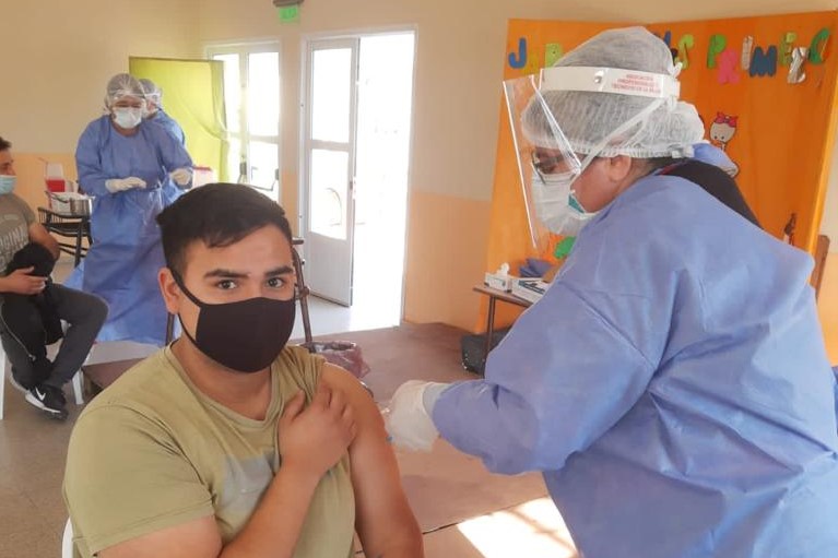 En el departamento Dupuy, vacunaron a vecinos de cinco localidades