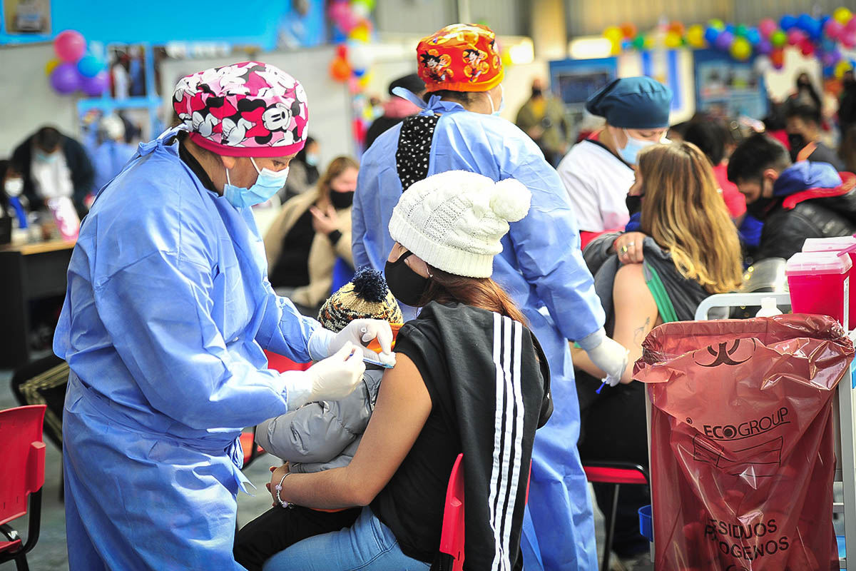 Son más de 8.000 las personas convocadas para vacunarse este lunes en 6 localidades