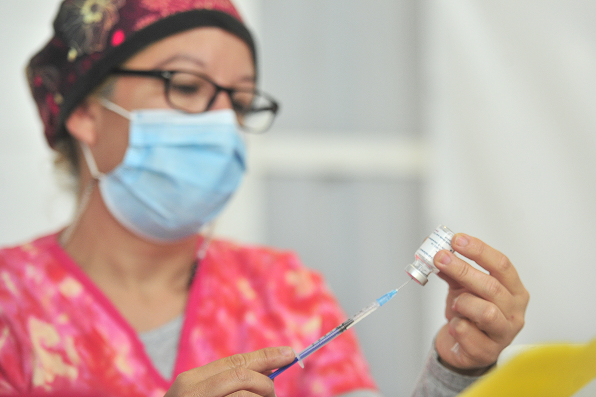 Con más 8.500 personas citadas, la vacunación se desarrolla este martes en 9 localidades