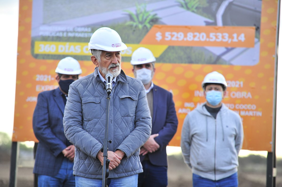En Villa Mercedes el gobernador dio inicio a la construcción de 300 viviendas sociales