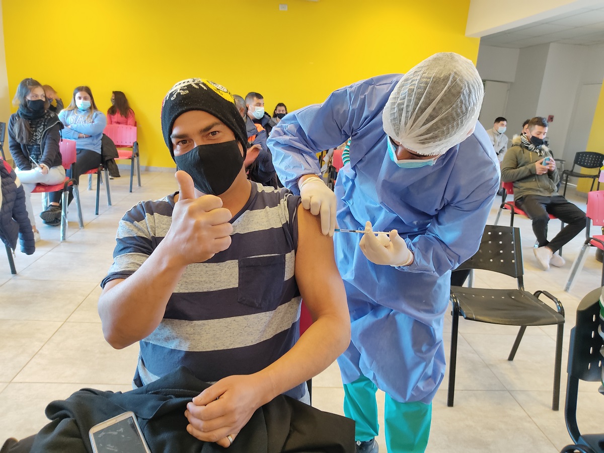 Vacunación contra el Coronavirus: más de 5.800 personas citadas este jueves en nueve localidades
