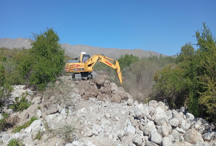 San Luis Agua trabaja en el encauzamiento del arroyo Cañada Brava