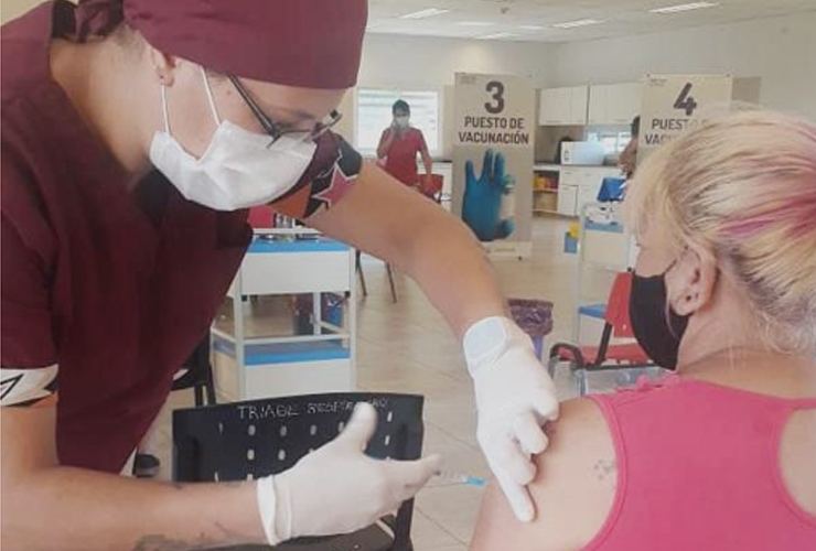 Sábado de vacunación en el Hospital “Madre Catalina Rodríguez” de Merlo