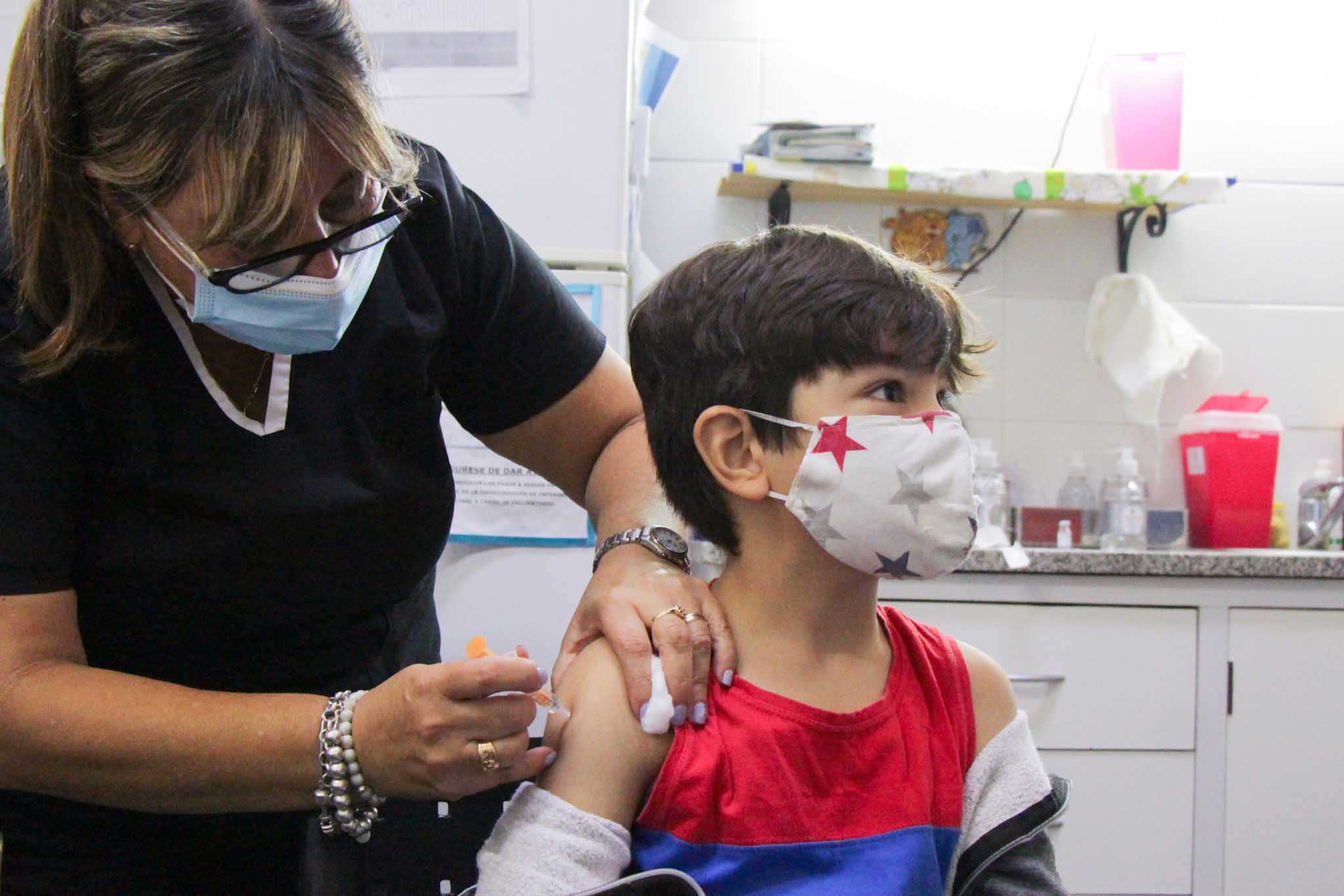 Continúa en Villa Mercedes la vacunación por COVID-19 a niños, adolescentes y mayores